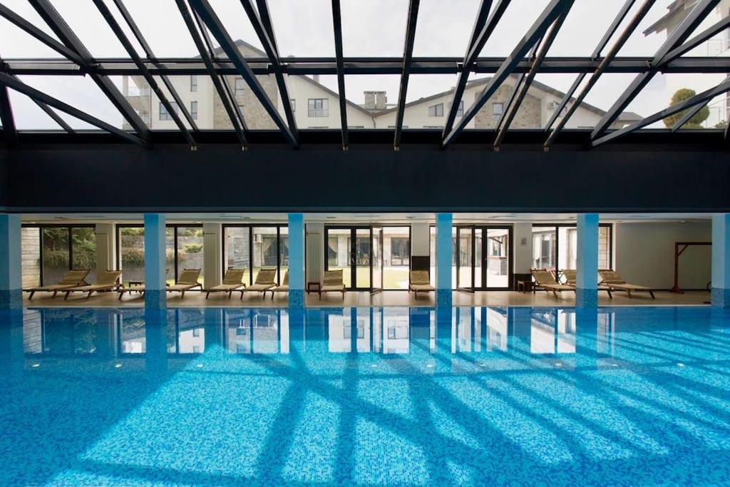 Luxury Penthouse With A Lavish Spa And 2 En-Suite Bedrooms Бансько Екстер'єр фото