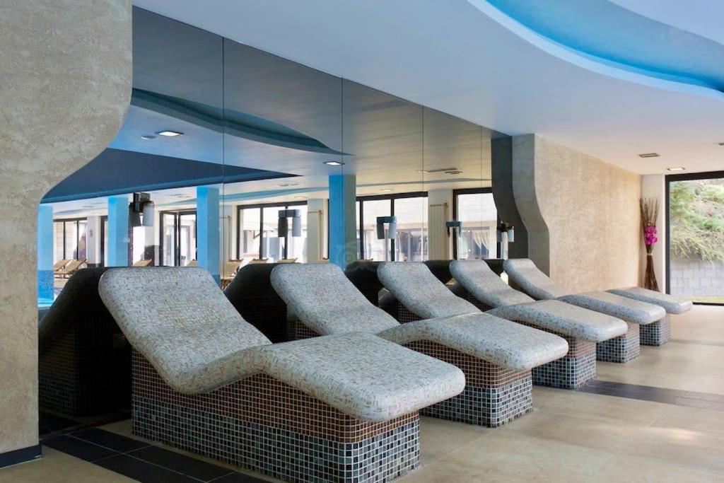 Luxury Penthouse With A Lavish Spa And 2 En-Suite Bedrooms Бансько Екстер'єр фото